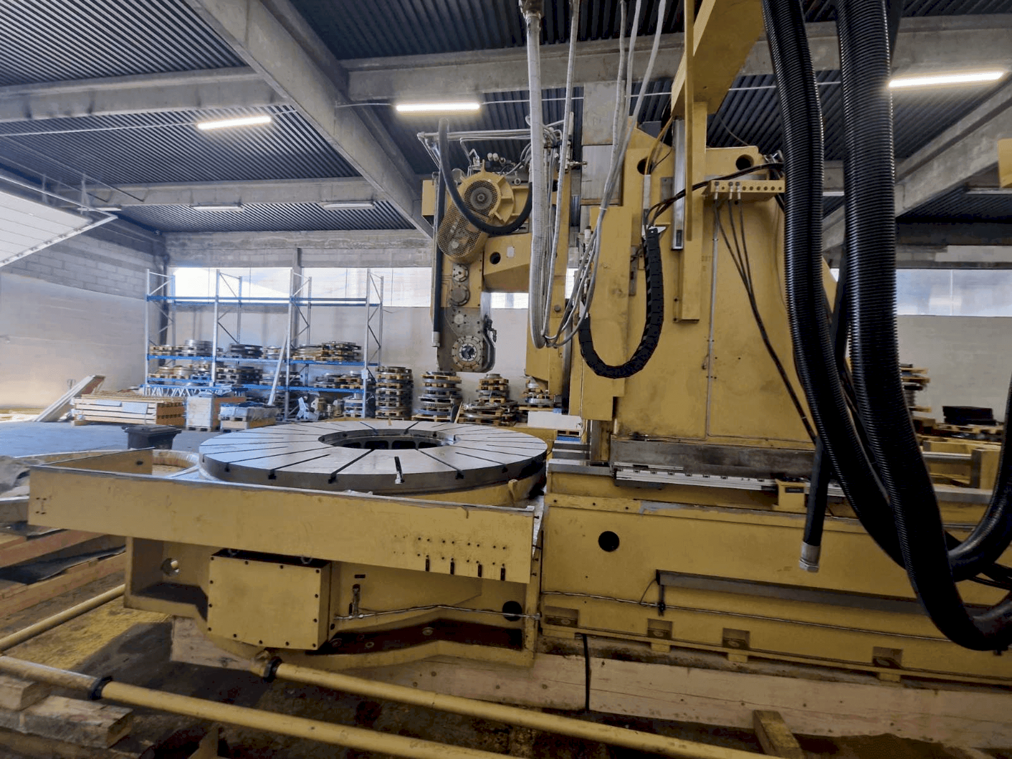 Vue de face de la machine Gleason PFAUTER P 2800