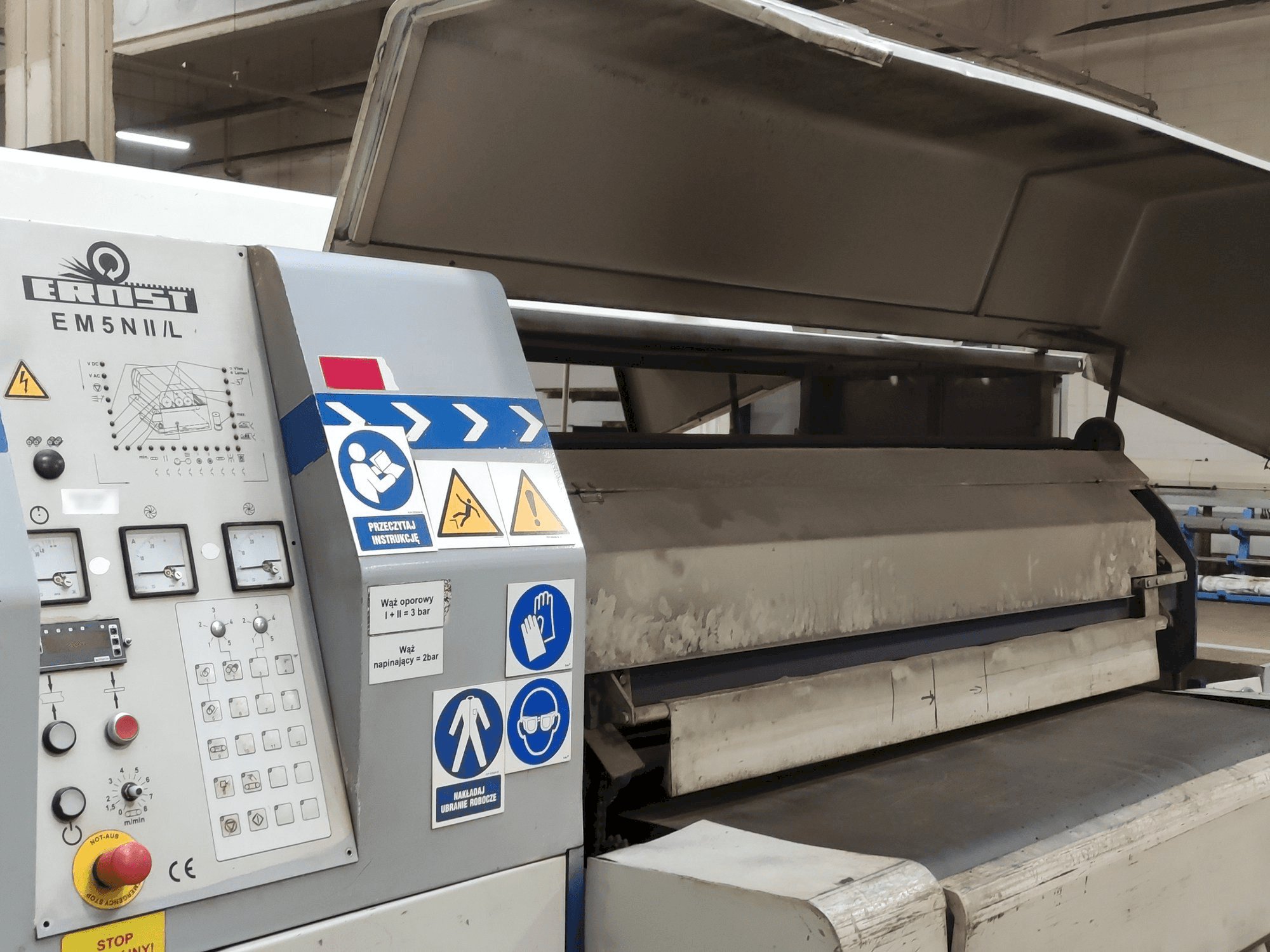 Vue de face de la machine ERNST EM5N II/L