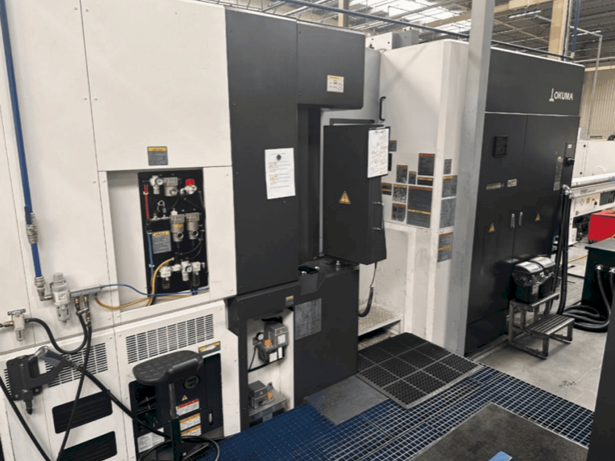 Vue de face de la machine Okuma MA 600H II (2019)