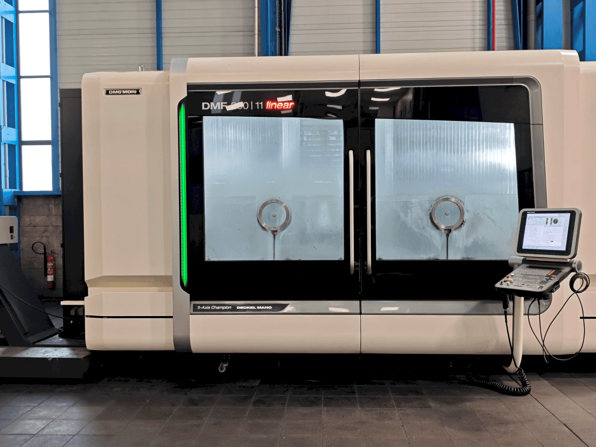 Vue de face de la machine DMG MORI DMF 260-11 Linear