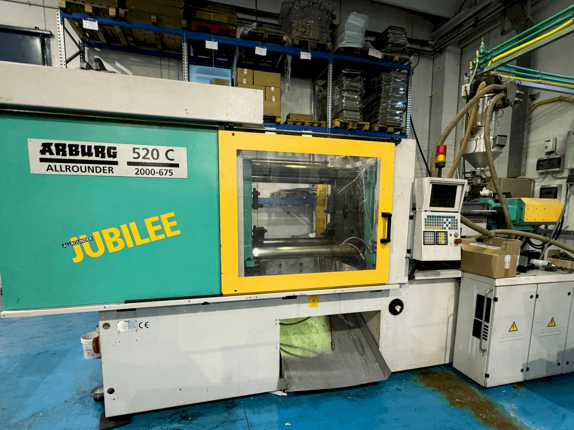Vue de face de la machine Arburg ALLROUNDER CENTEX 520 C 2000-675