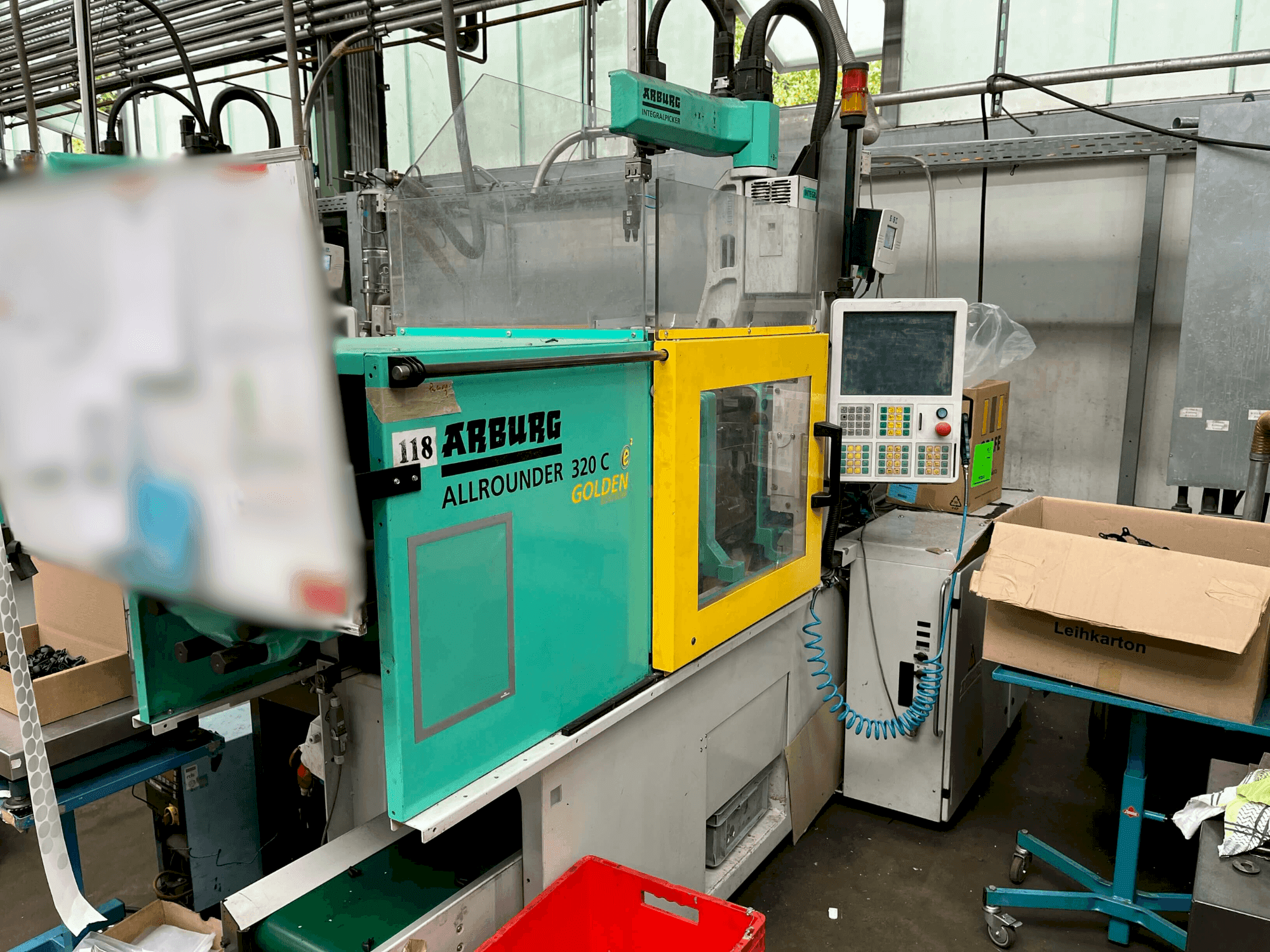 Vue de face de la machine Arburg Allrounder 320-50 C
