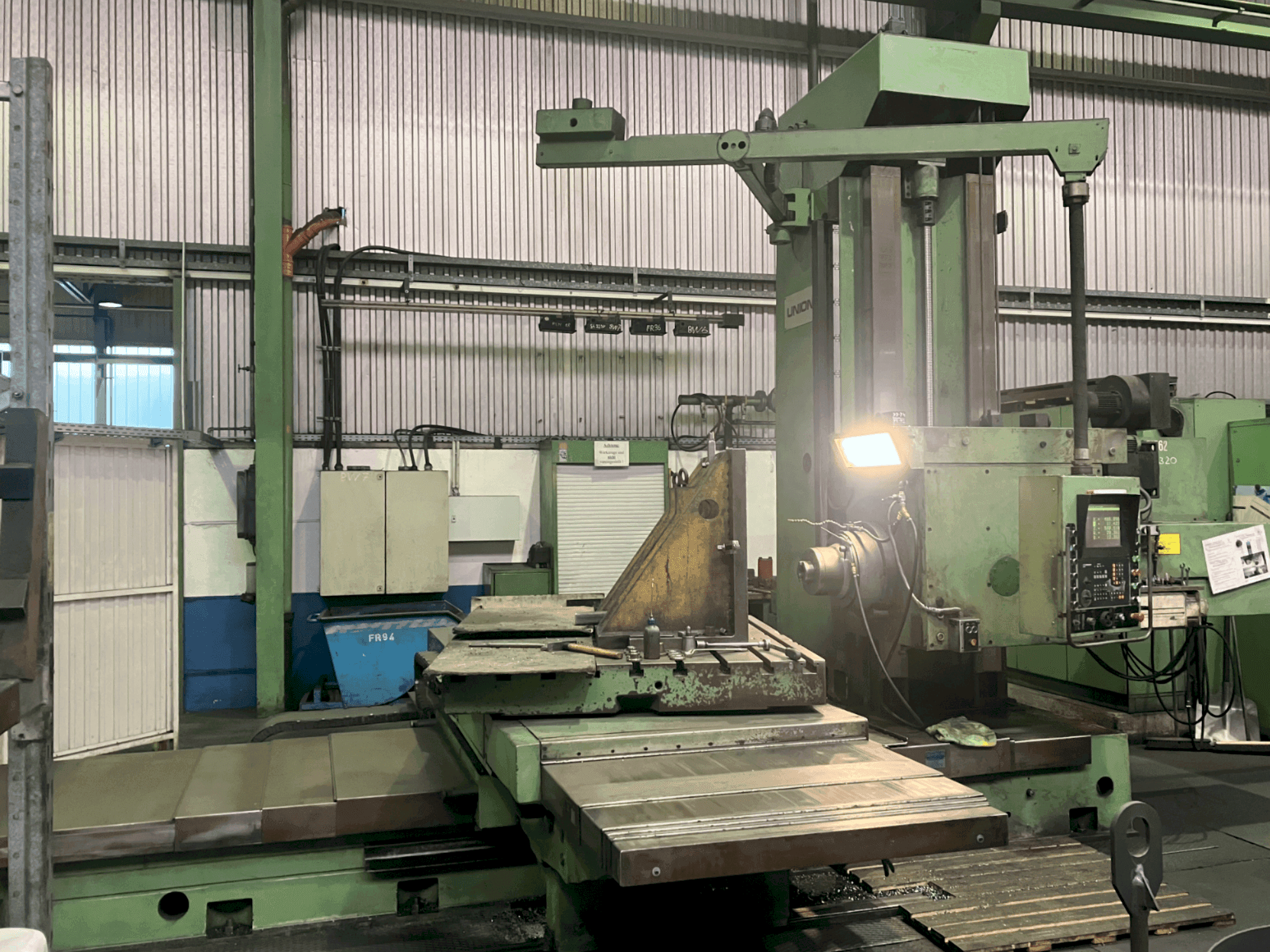 Vue de face de la machine UNION BFT 110 NC