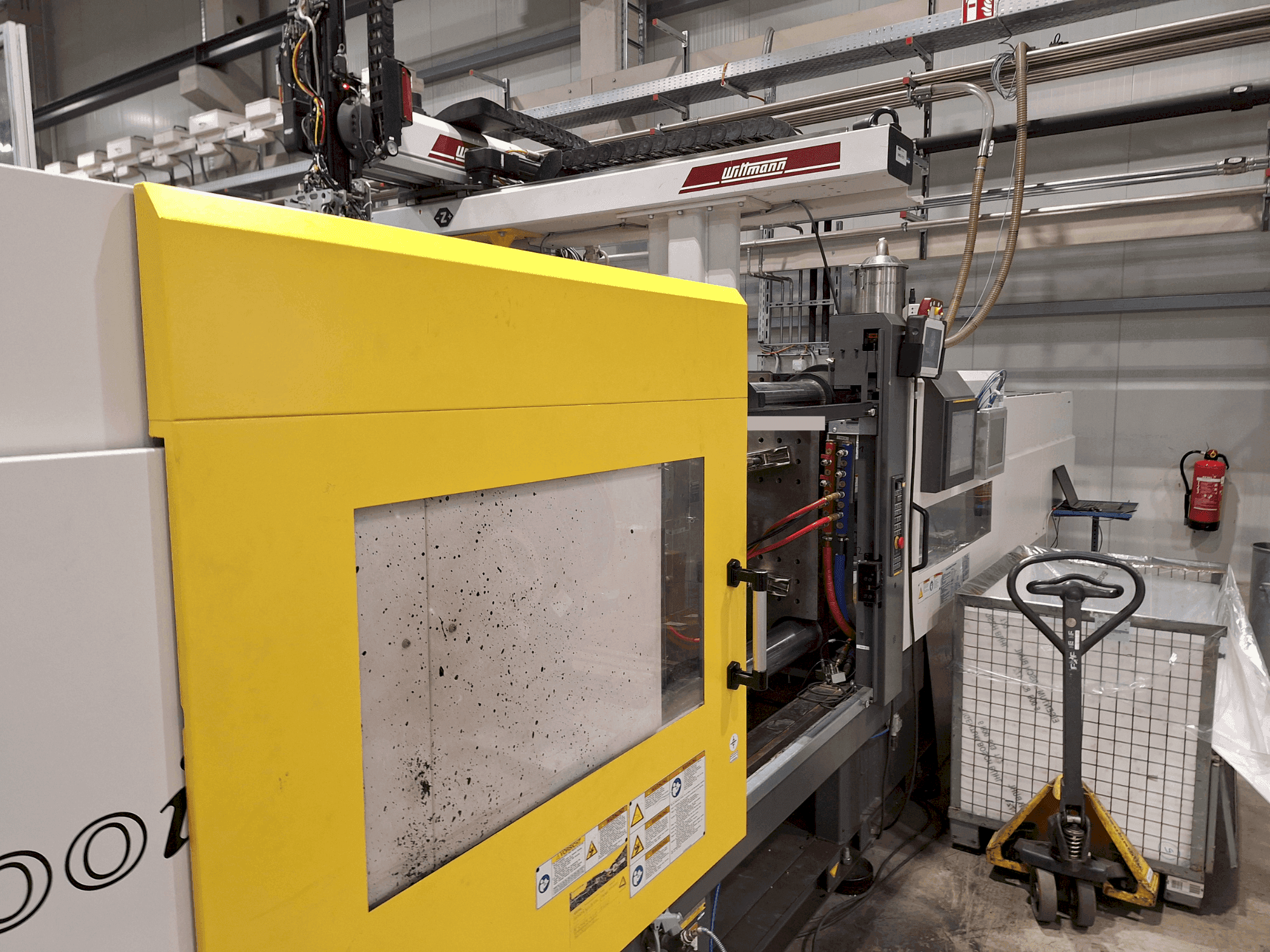 Vue de face de la machine FANUC Roboshot S300iA