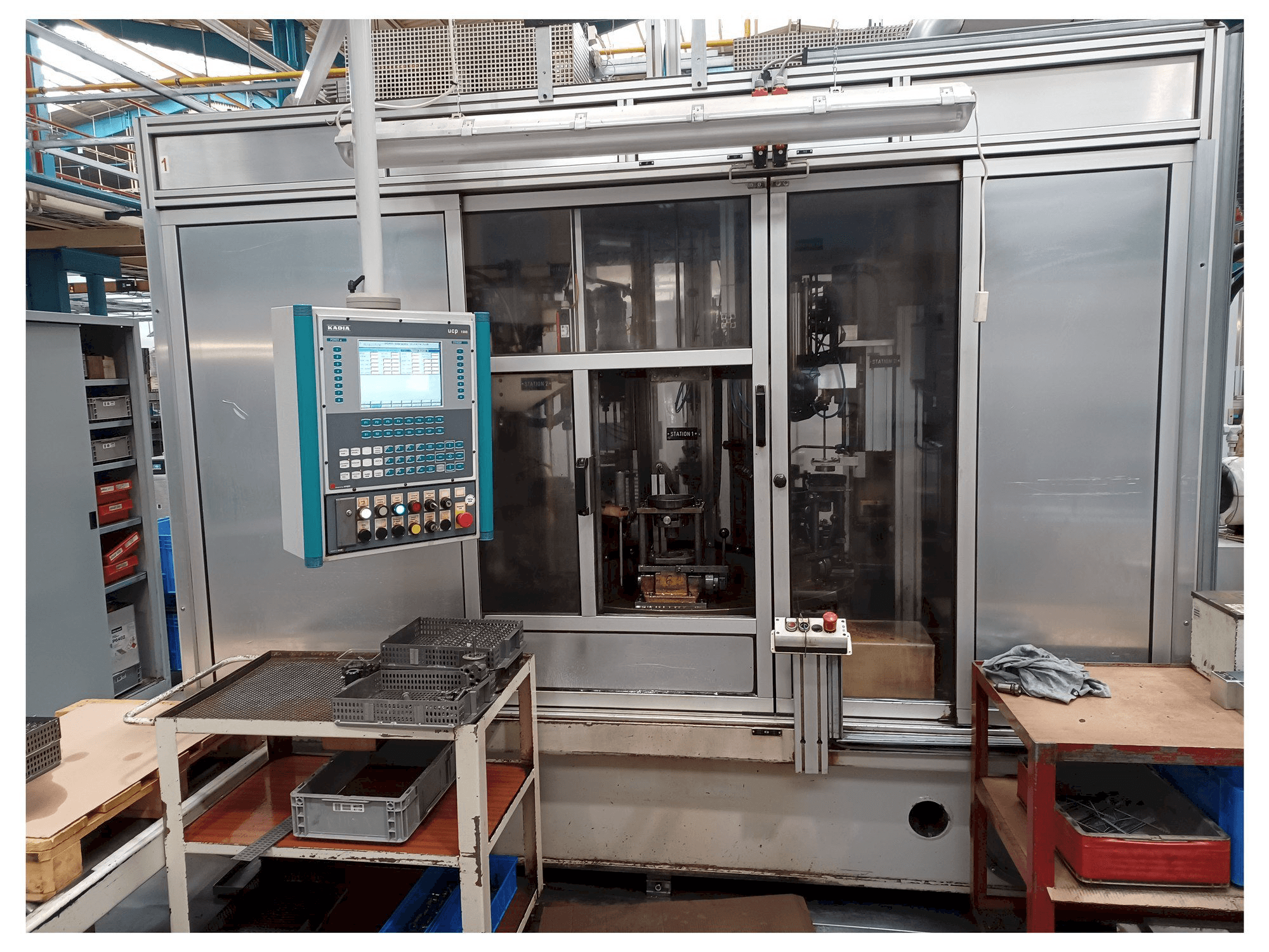 Vue de face de la machine KADIA 2PH 60/250R