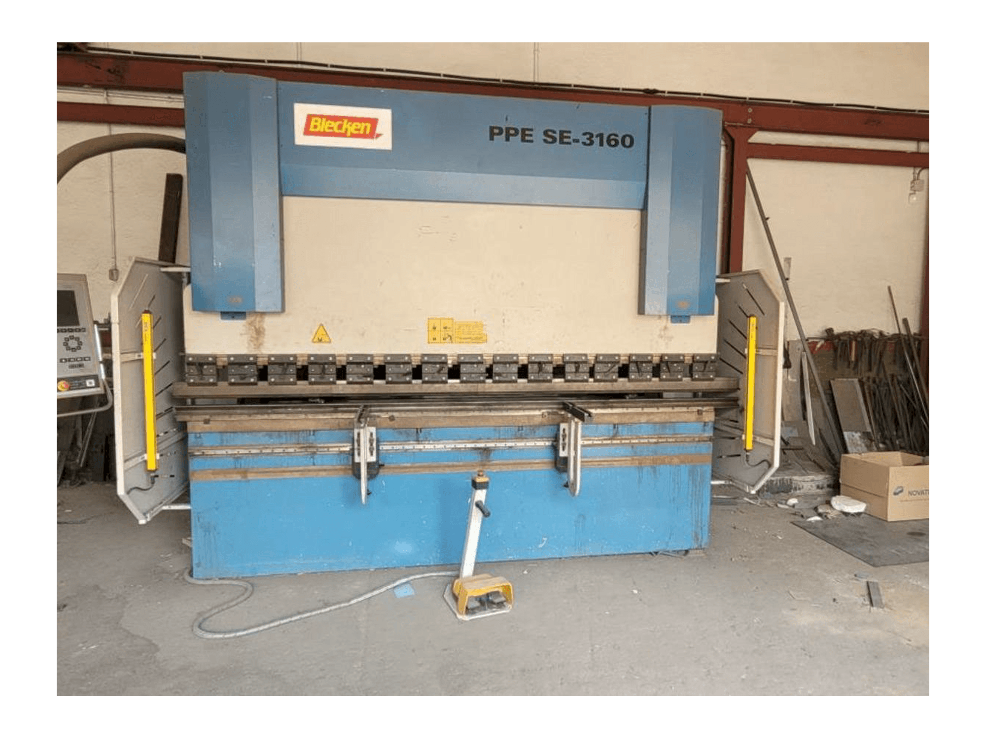 Vue de face de la machine Blecken PPE SE-3160