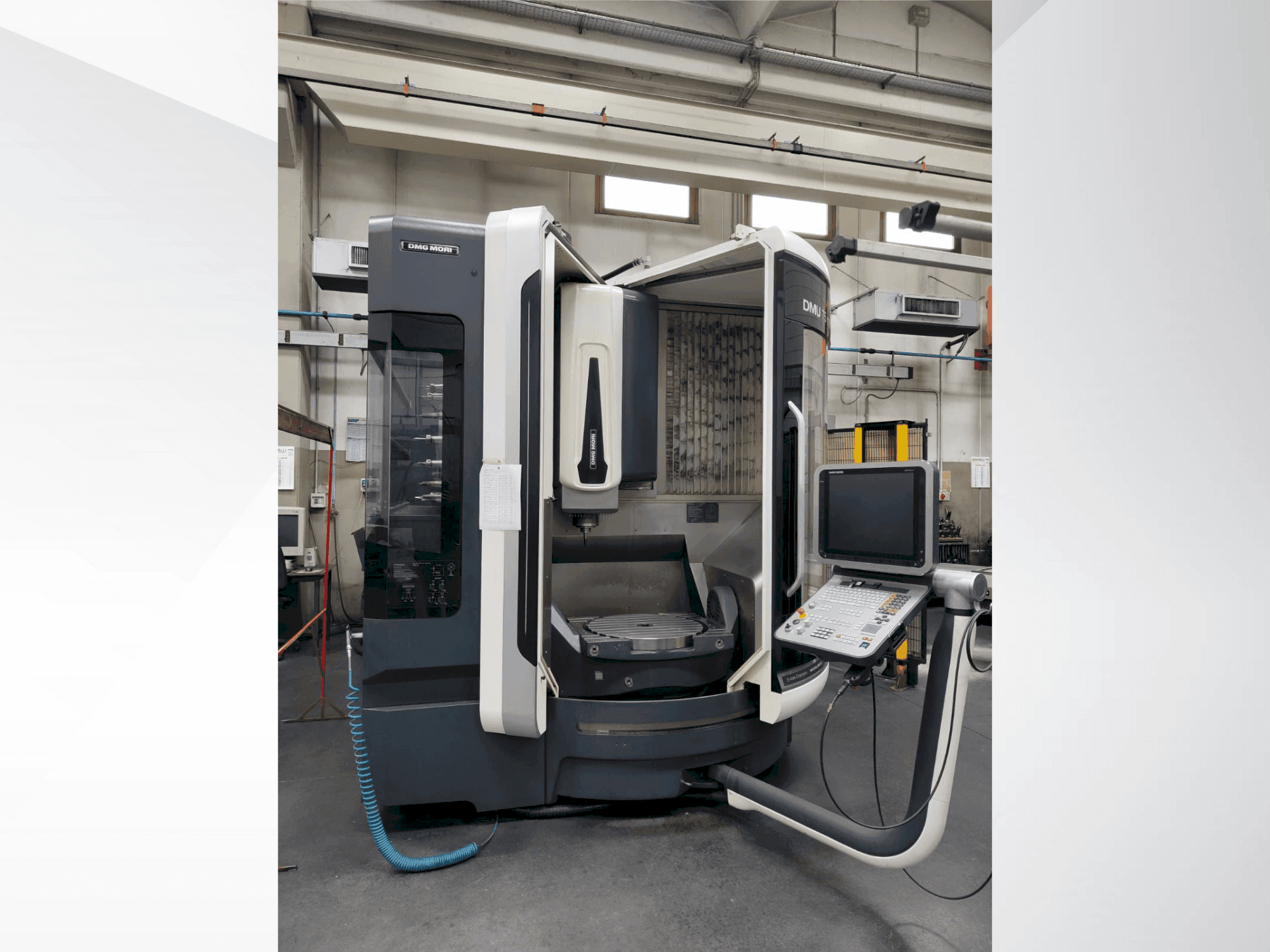 Vue de face de la machine DMG MORI DMU 75 Monoblock