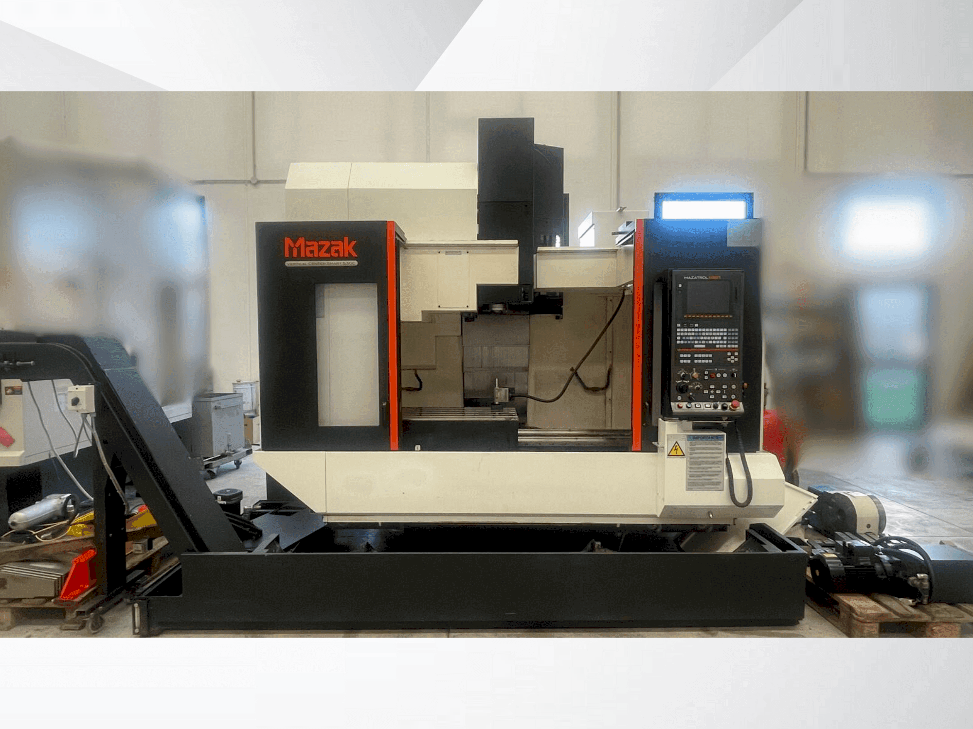 Vue de face de la machine Mazak VERTICAL CENTER SMART 530C