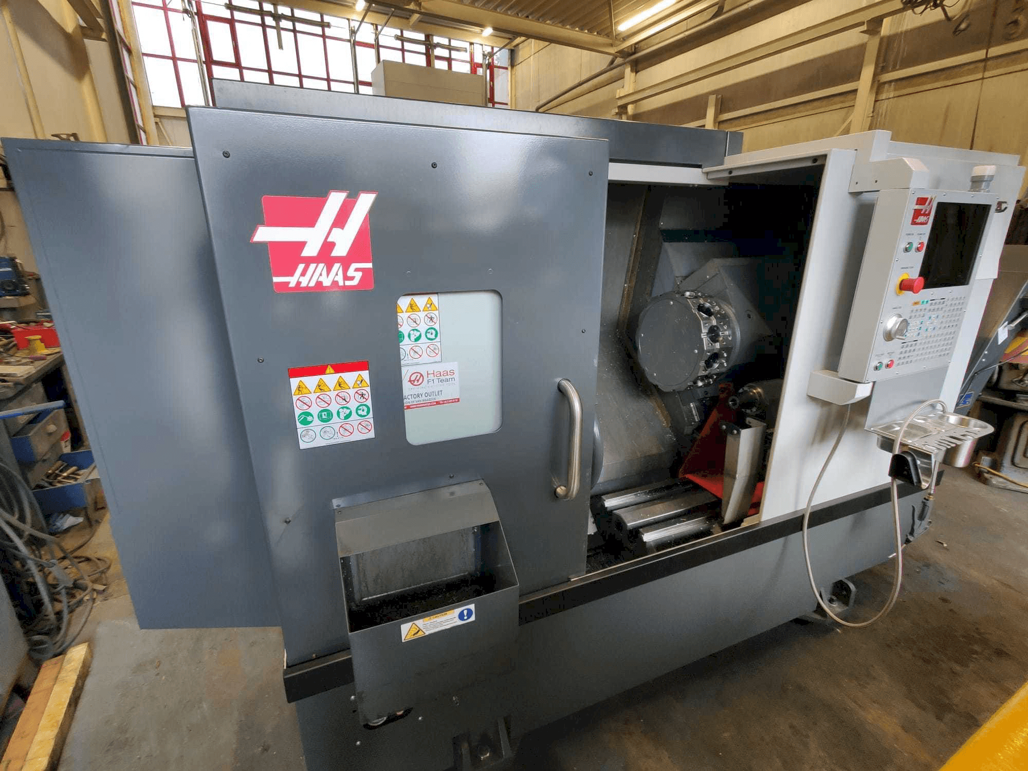 Vue gauche de la machine HAAS ST-20Y