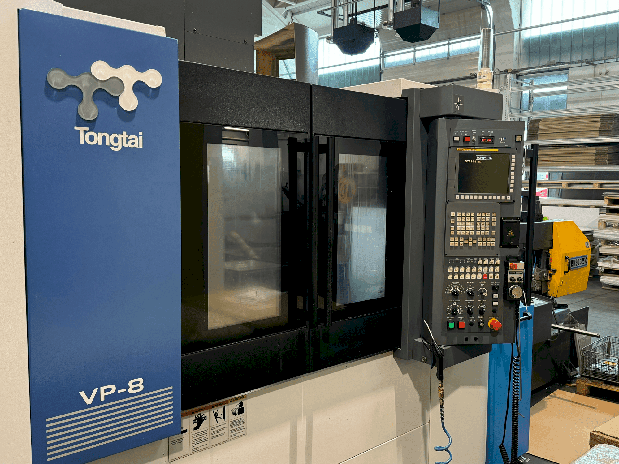 Vue de face de la machine Tongtai VP-8