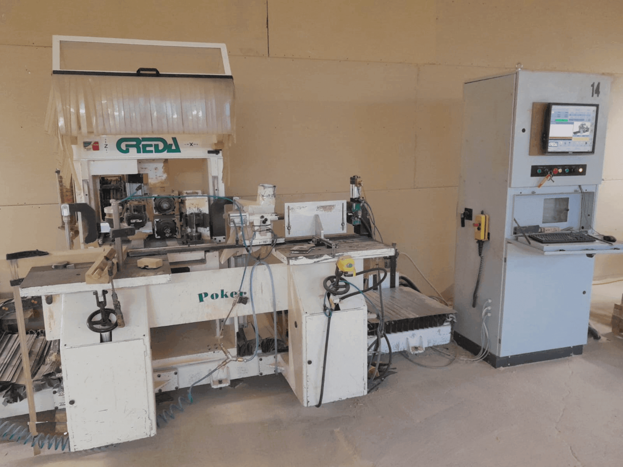 Vue de face de la machine GREDA POKER