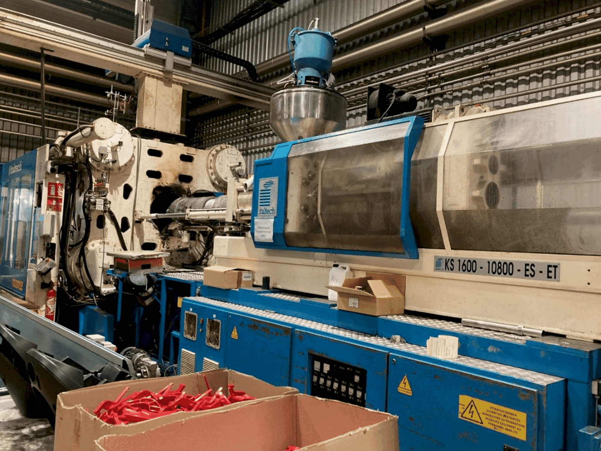 Vue de face de la machine ITALTECH KS 1600/10800