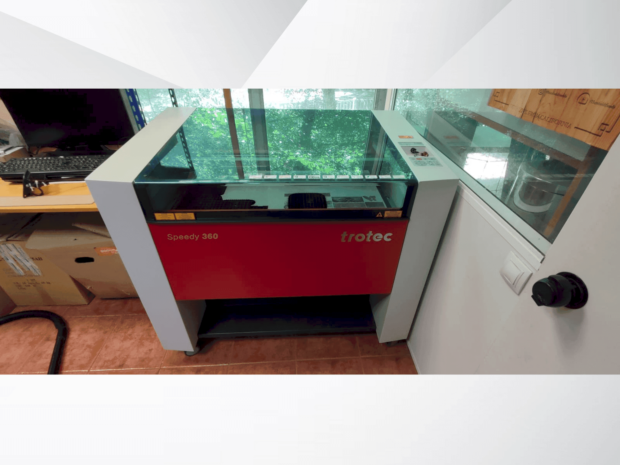 Vue de face de la machine Trotec Speedy 360