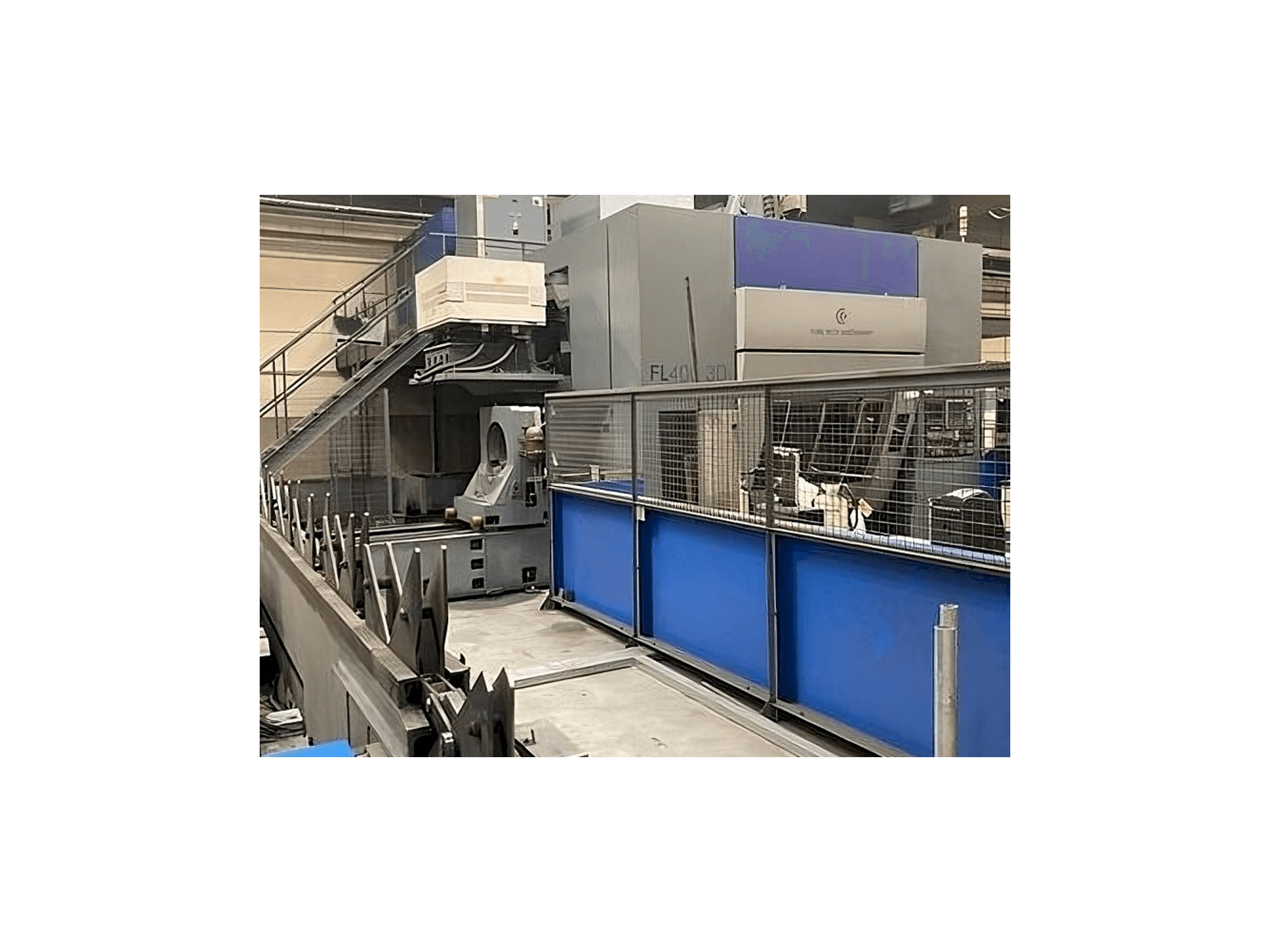 Vue de face de la machine Tube Tech Machinery FL 400 3D