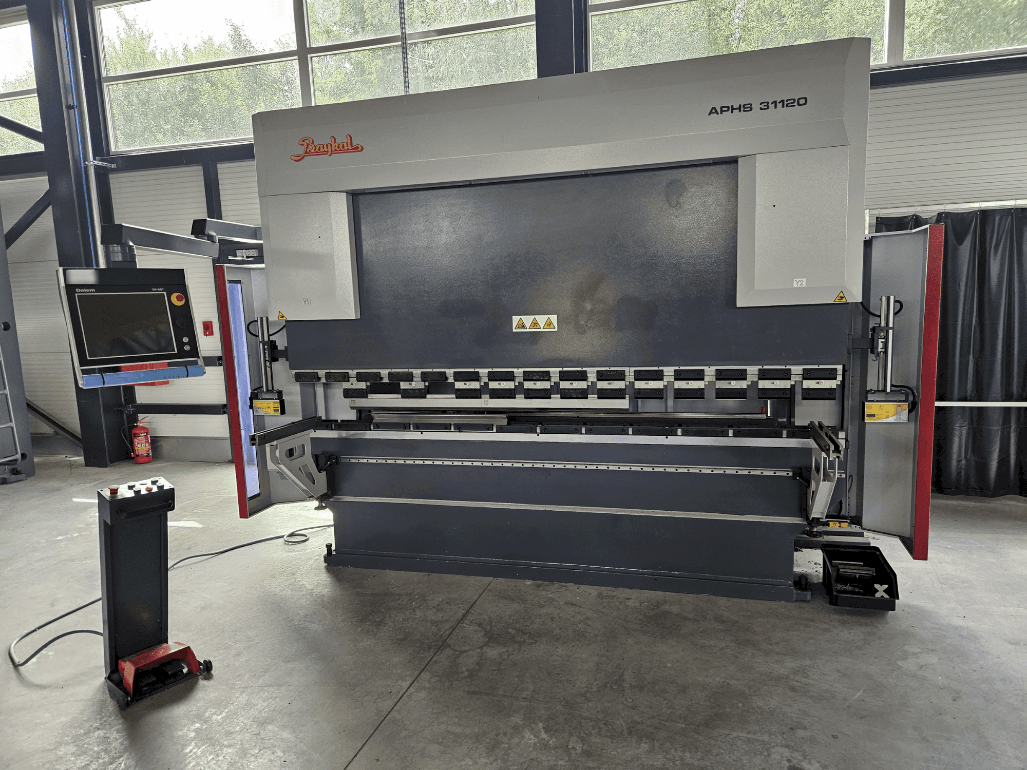 Vue de face de la machine Baykal APHS 31120