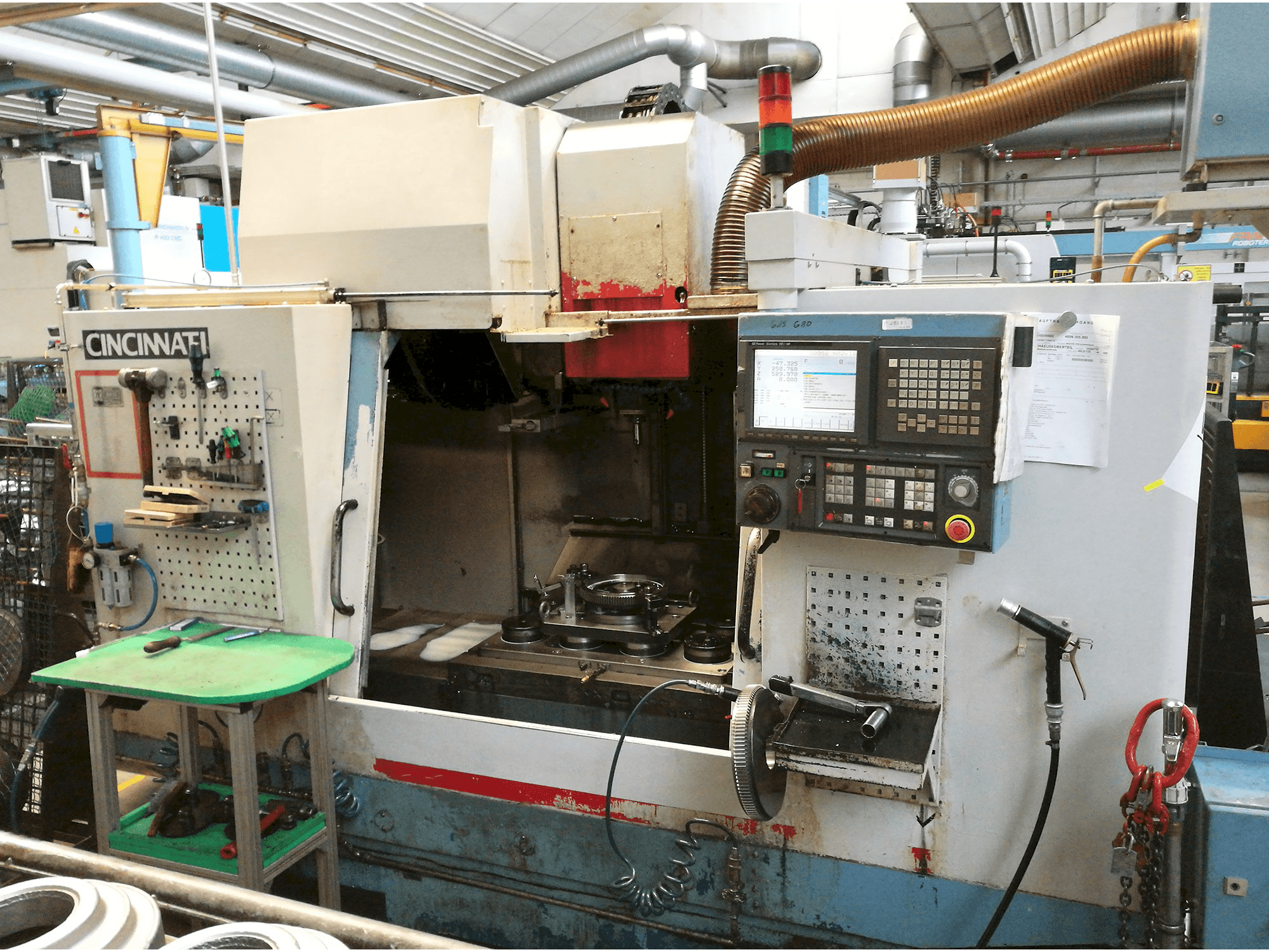 Front view of Cincinnati Sabre 1000 Machine