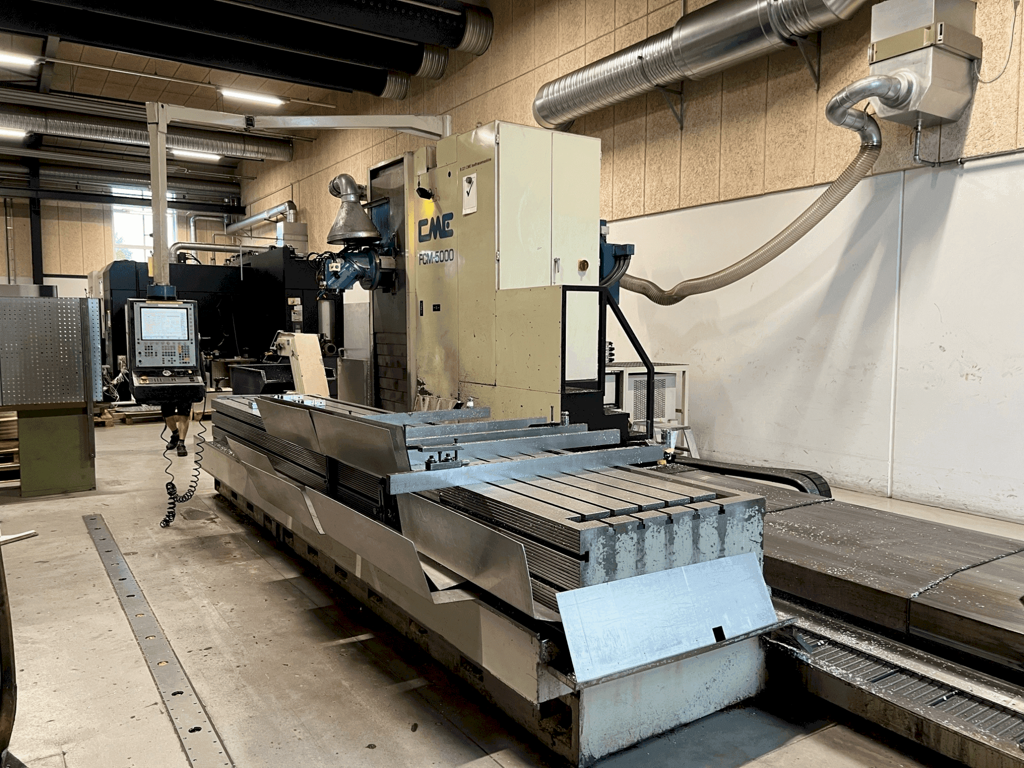 Vue de face de la machine CME FCM 5000