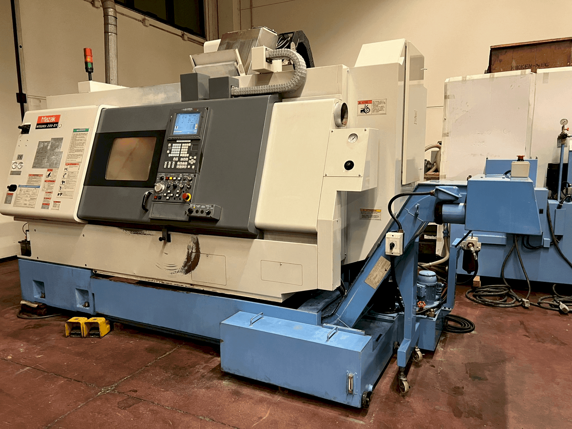 Vue de face de la machine Mazak Integrex 200 IIY