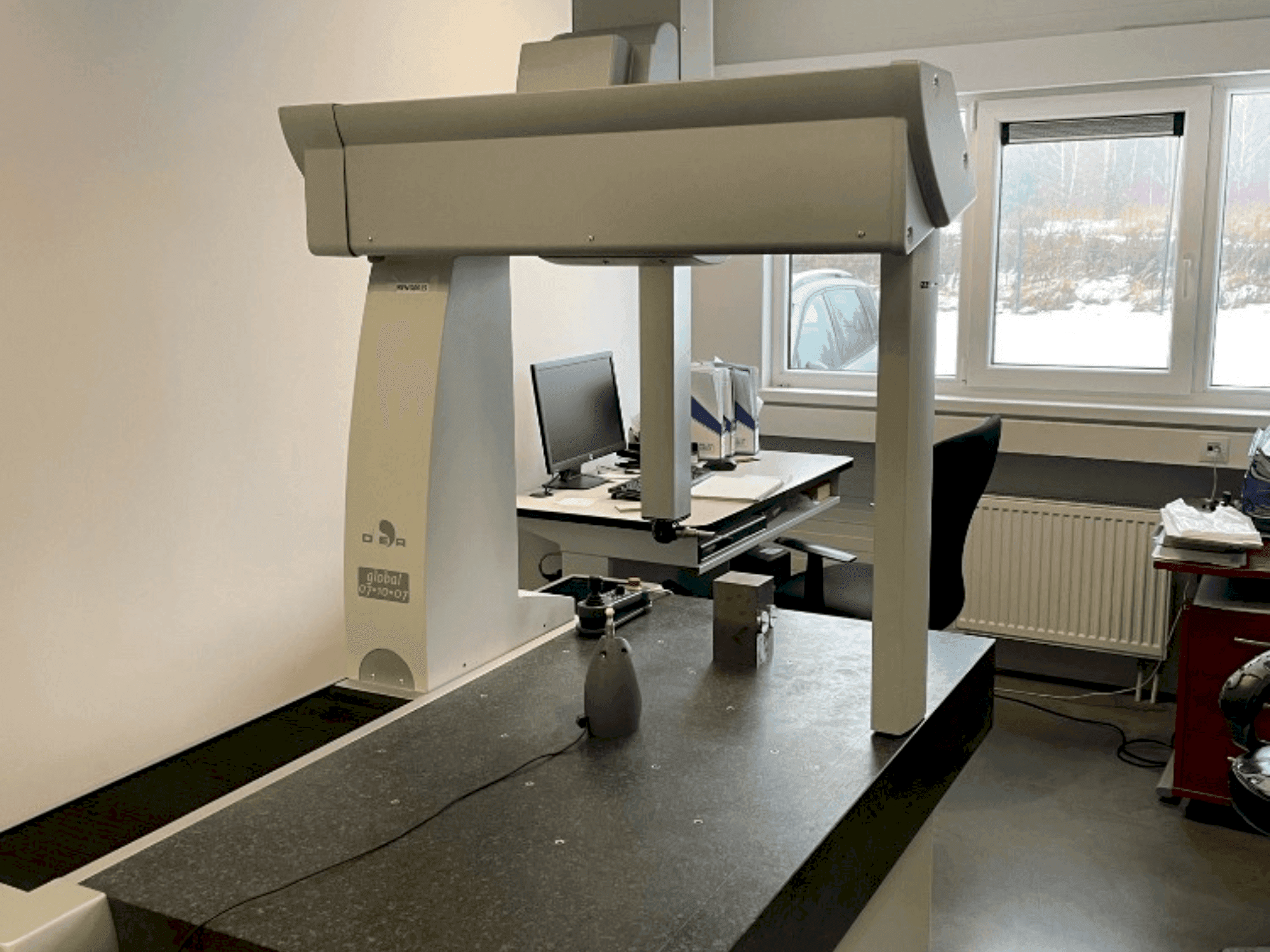 Vue de face de la machine Hexagon Global 07.10.07