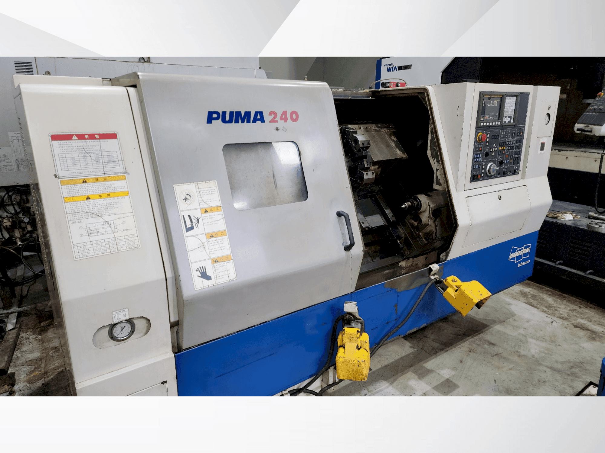 Vue de face de la machine DOOSAN PUMA 240B