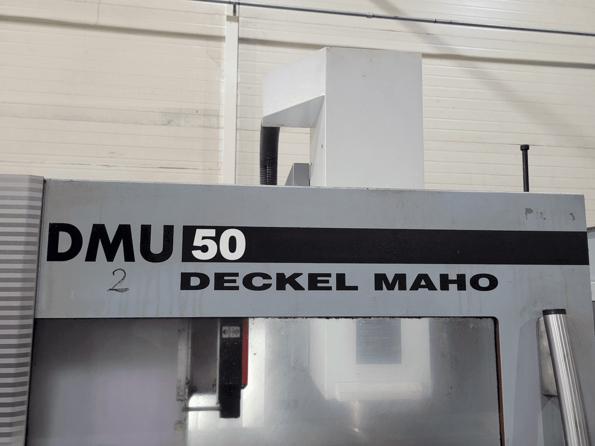 Vue de face de la machine DECKEL MAHO DMU 50