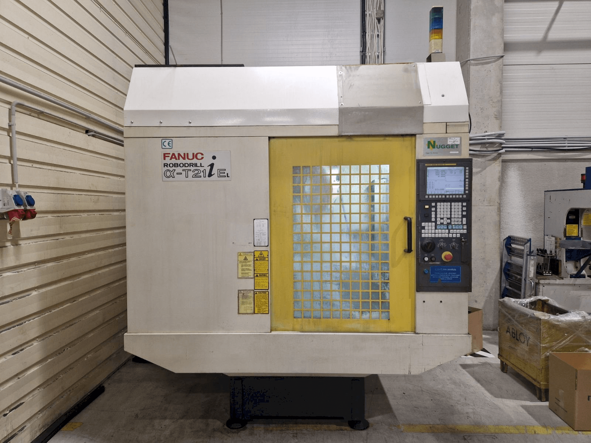 Vue de face de la machine FANUC Robodrill a-T21iEL