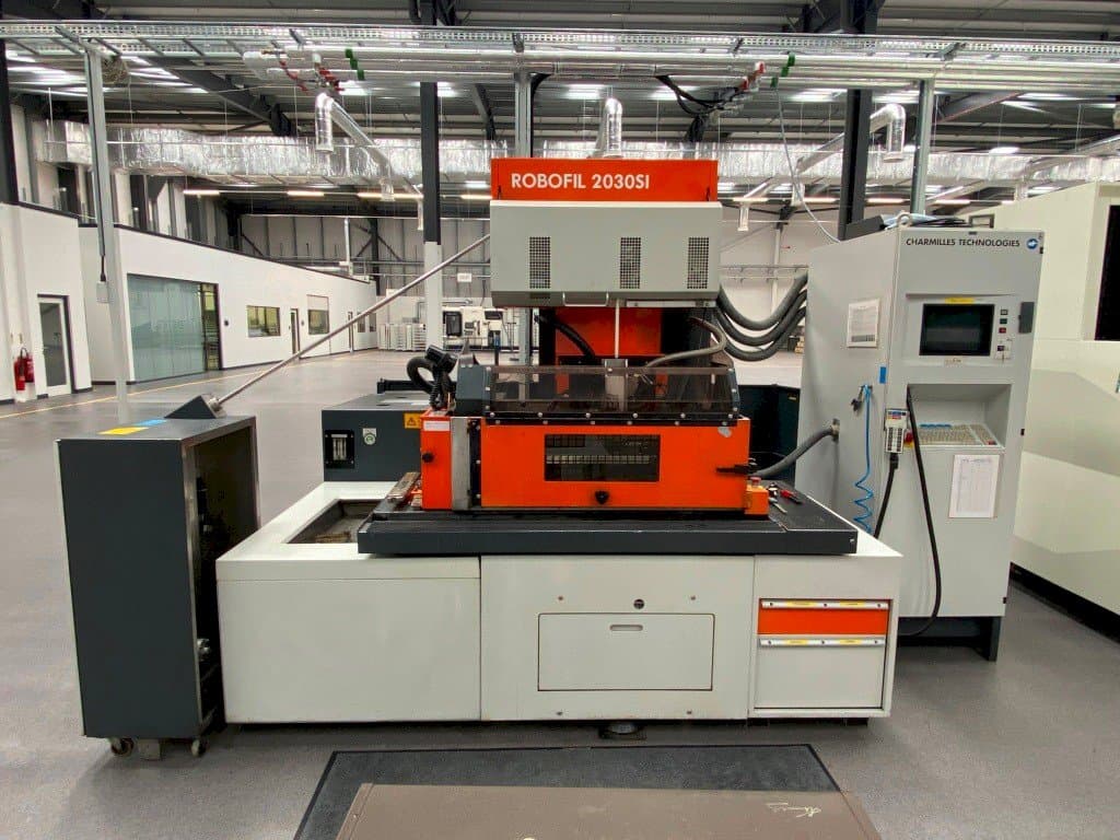 Robofil CHARMILLES ROBOFIL 2030SI Machine à érosion